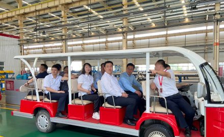 青島市委常委、副市長王波一行到軟控考察調(diào)研